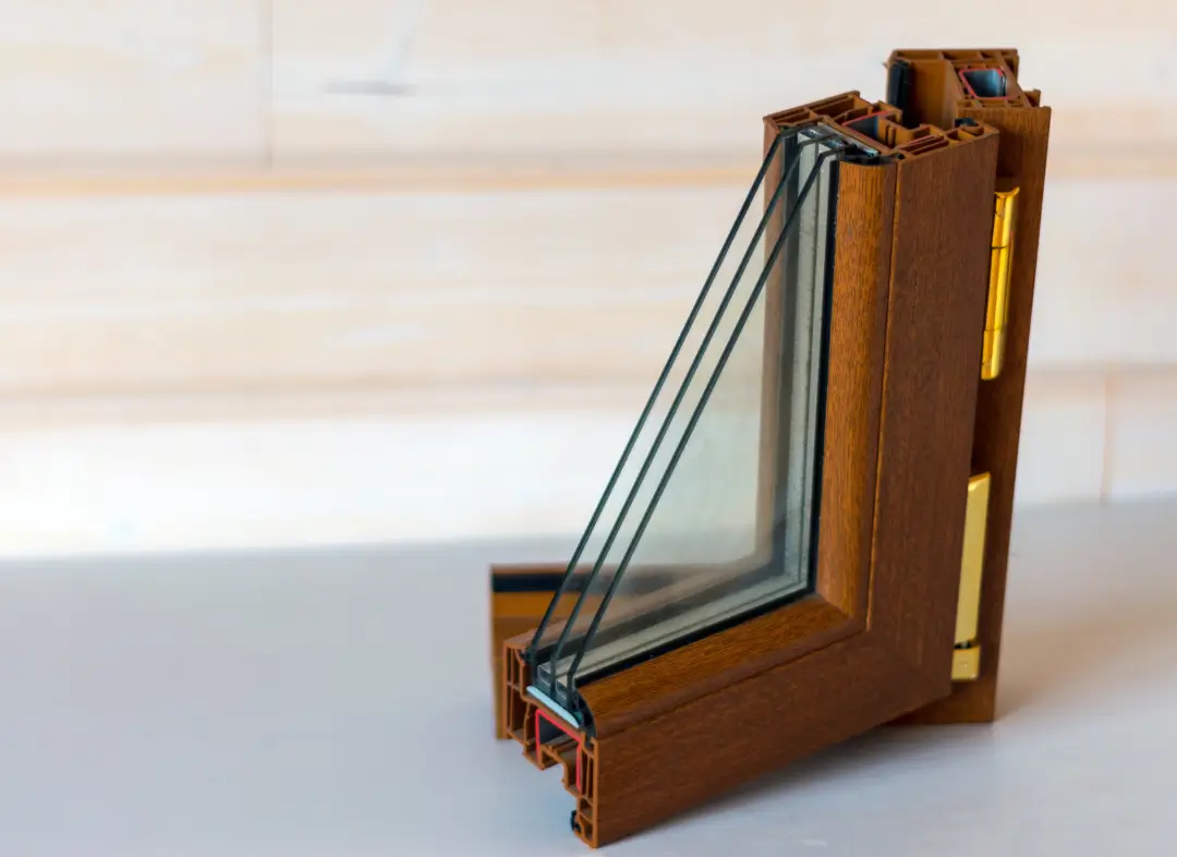 Installation de fenêtre en bois sur mesure La Jarrie